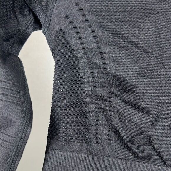 Gymshark Back Embellished Crop Top - Picture 9 of 10